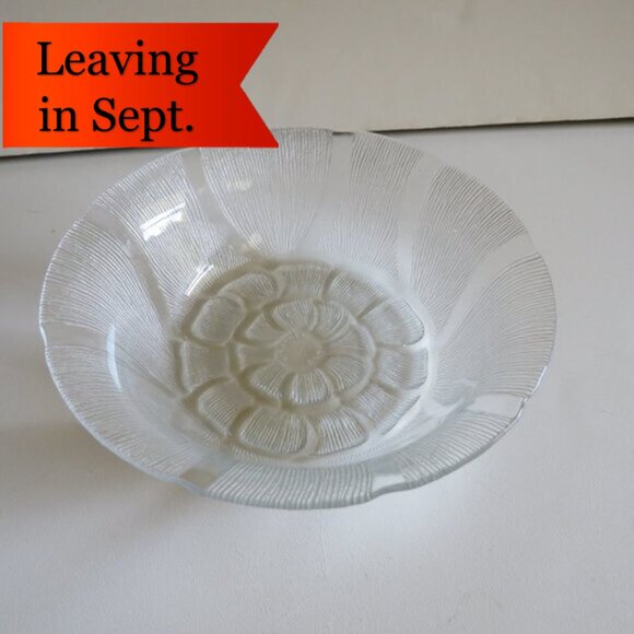 FLOWER INSPIRED GLASS BOWL Indonesia Clear Glass - Picture 2 of 8